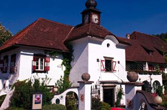 hotel schloss leonstain